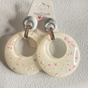 Fashionable glitter Earrings Handmade in the color white